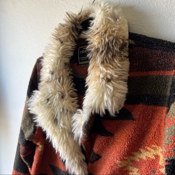 True Grit Southwestern Jacket with Faux Fur, size S - Picture 4 of 12